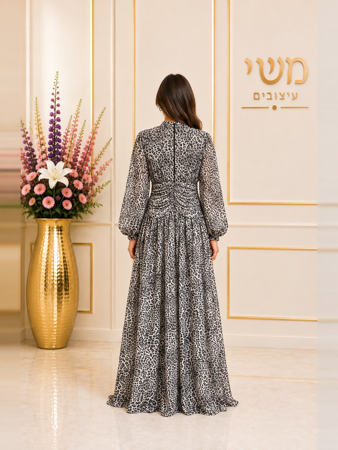 שמלת שיפון ניקי מנומרת דגם 16622 – מבט מאחור על נועה